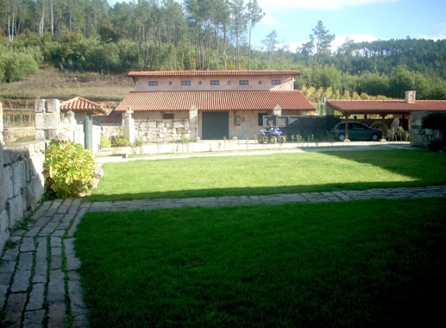 Entrada exterior de la bodega